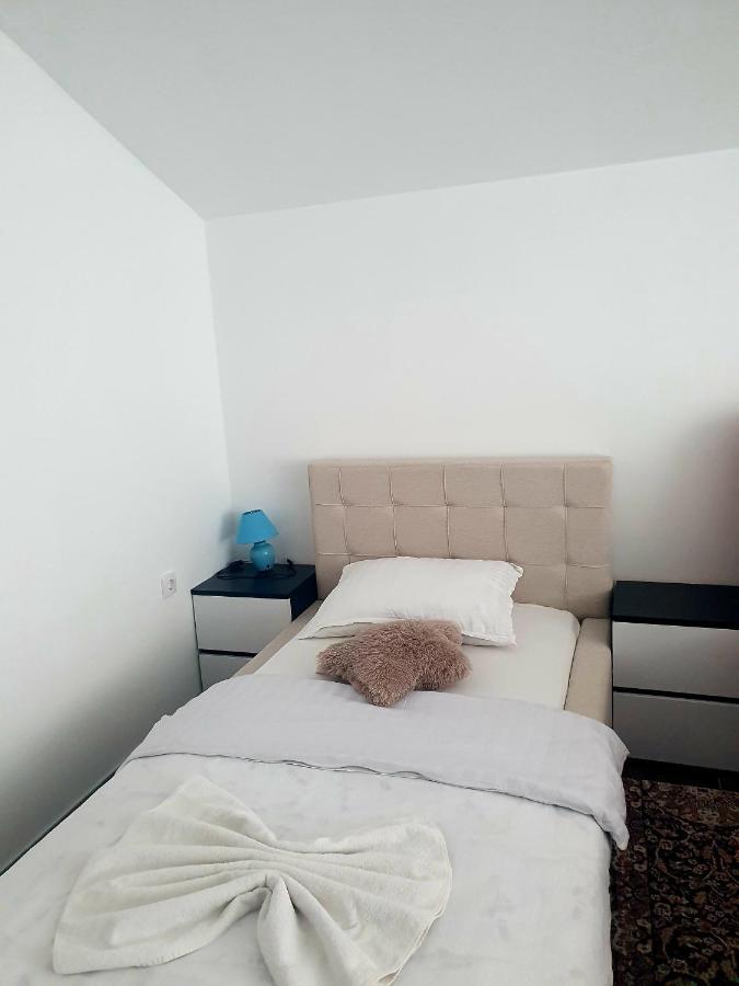 Motel Aladin Cazin Exteriér fotografie